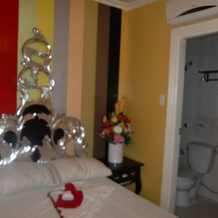 Manila Venetian Hotel ภายนอก รูปภาพ