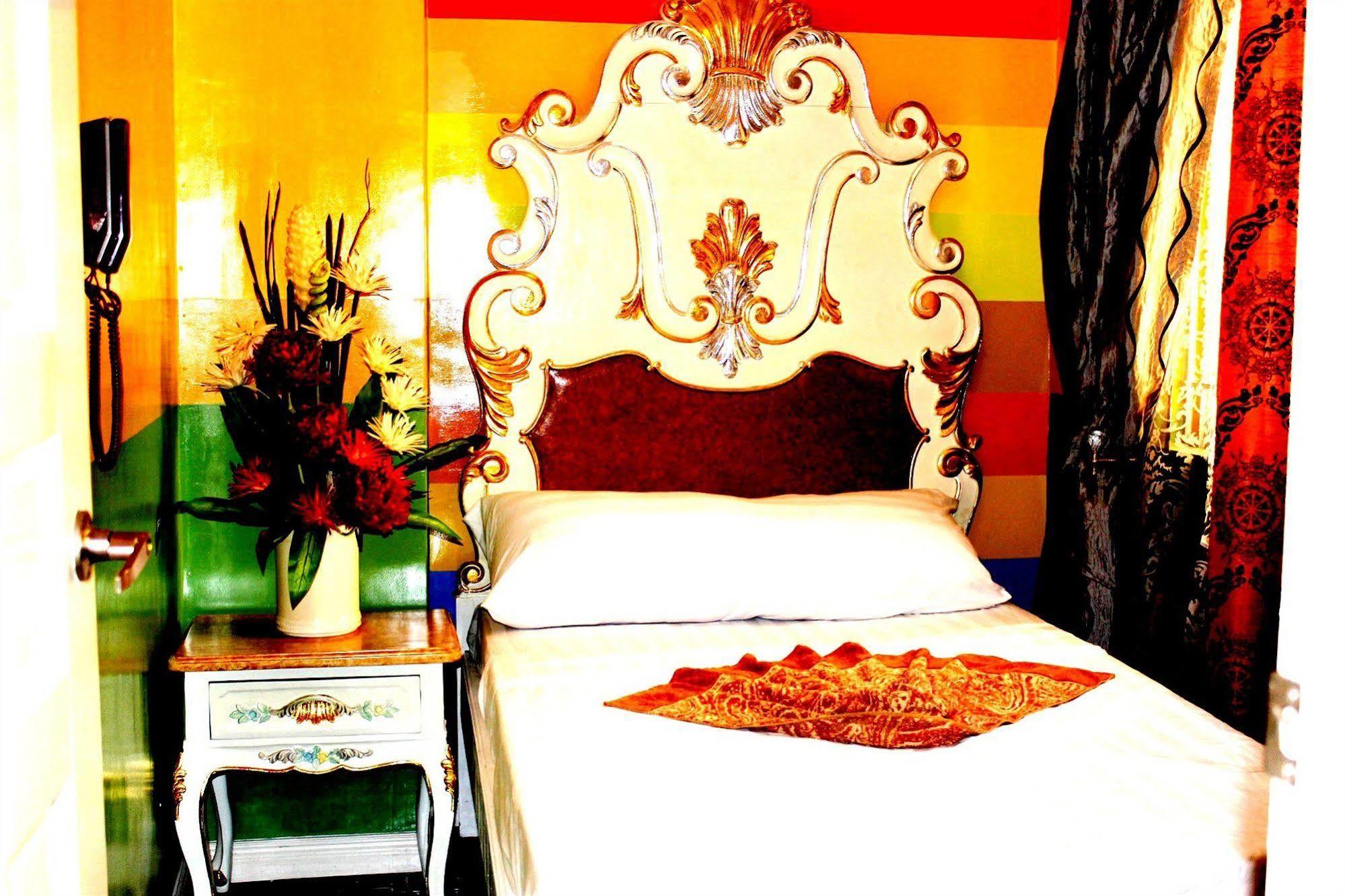Manila Venetian Hotel ภายนอก รูปภาพ