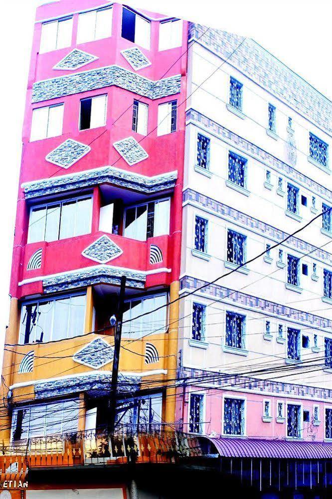 Manila Venetian Hotel ภายนอก รูปภาพ